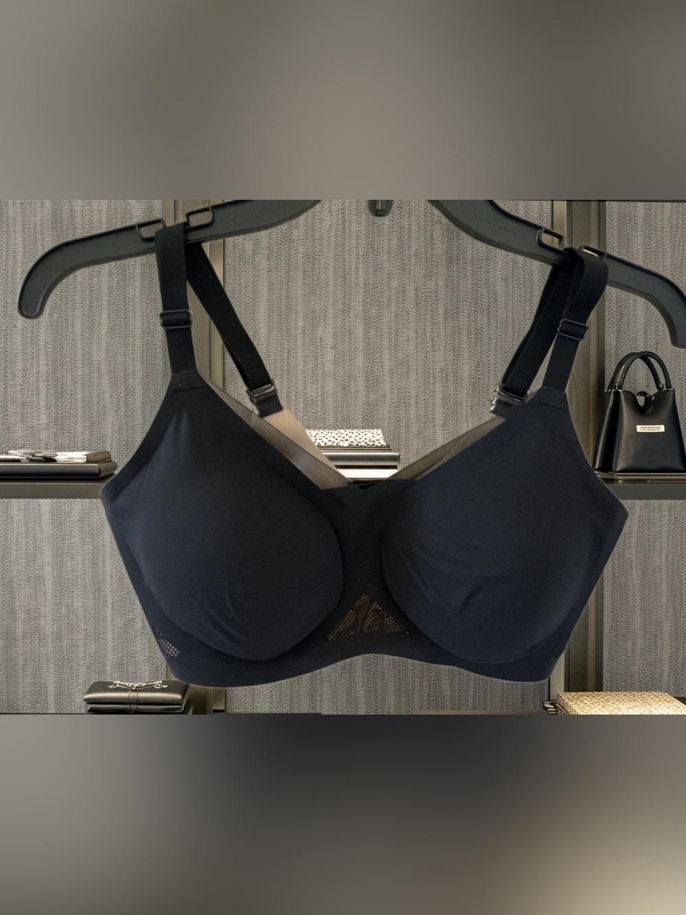 Honeylove Black Seamless Support Bra, Black, NWOT, Never worn, 34 B/C